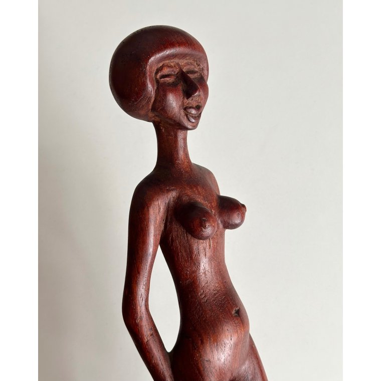 H�j tr�figur, kvinde