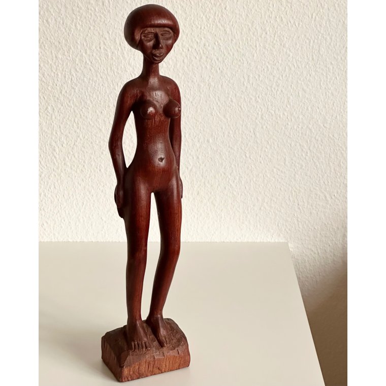 H�j tr�figur, kvinde