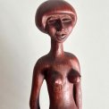 H�j tr�figur, kvinde