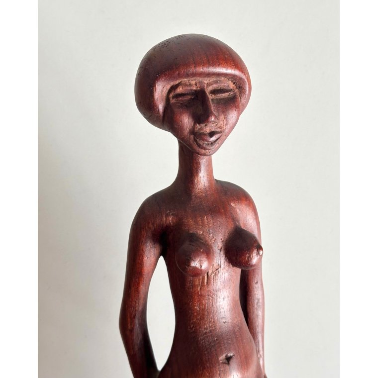 H�j tr�figur, kvinde