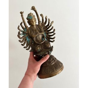 Older Bodhisattva el. Avalokiteshvara figure