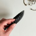 Asiet, musling, sort opalineglas