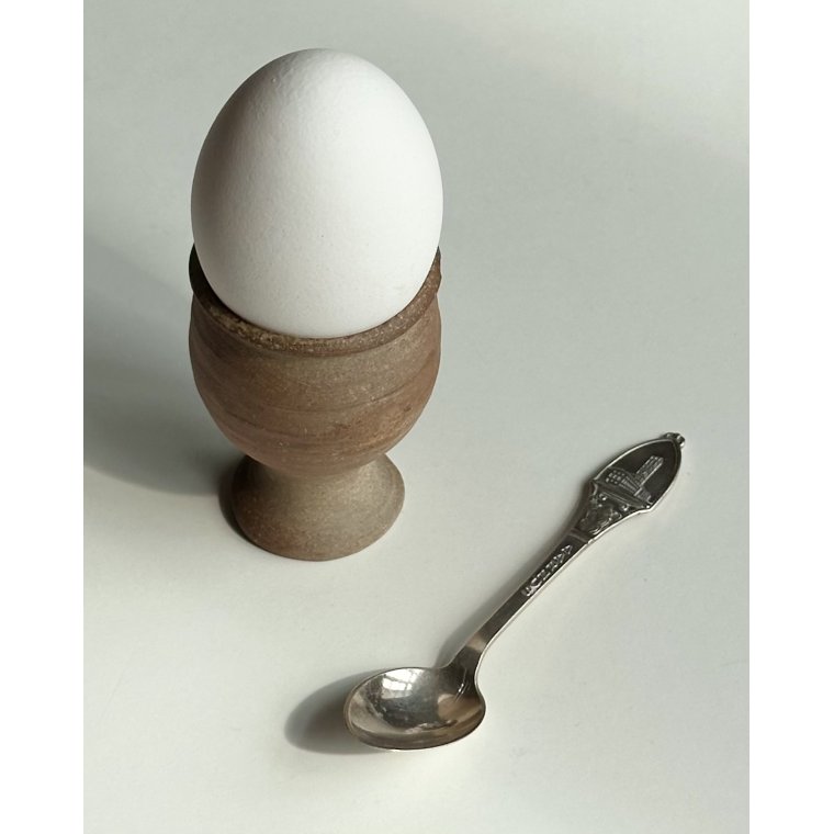 Ceramic egg cup, matte