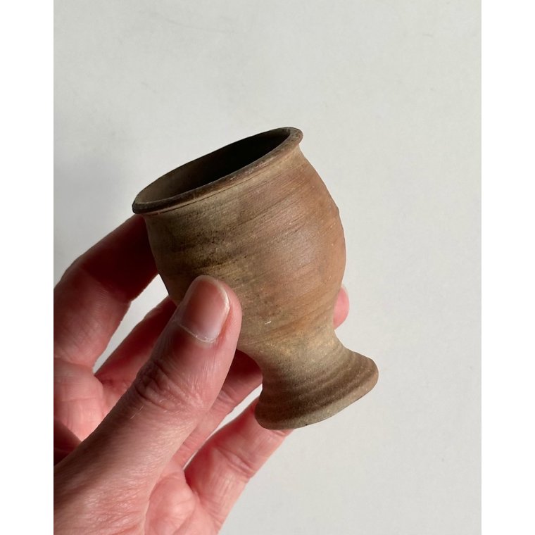 Ceramic egg cup, matte