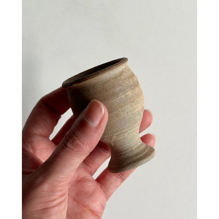 Ceramic egg cup, matte