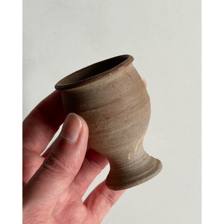 Ceramic egg cup, matte