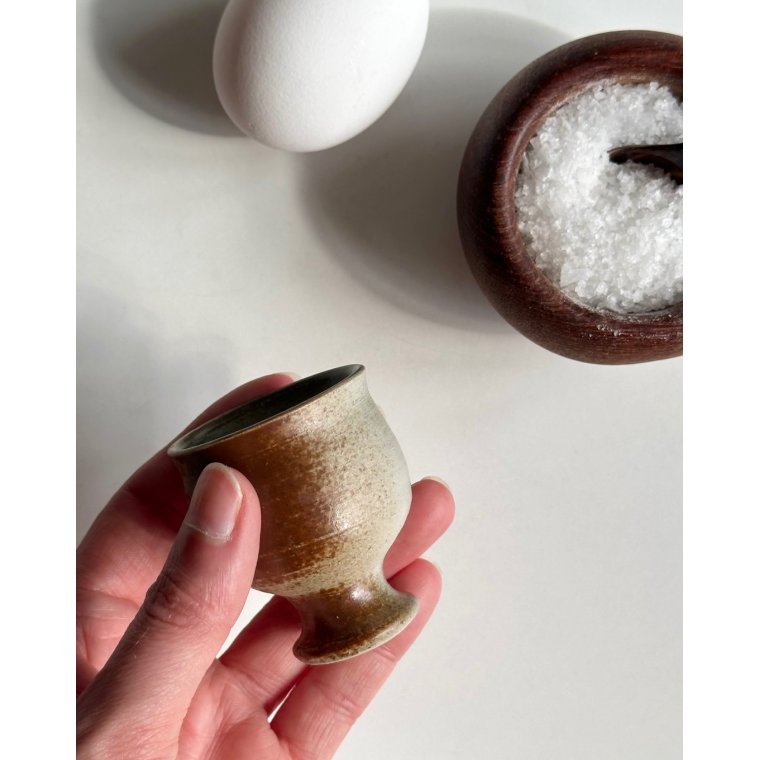 Ceramic egg cup, glossy