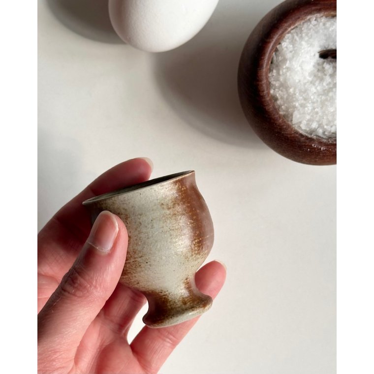Ceramic egg cup, glossy