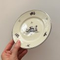 Cake plate w deer - E