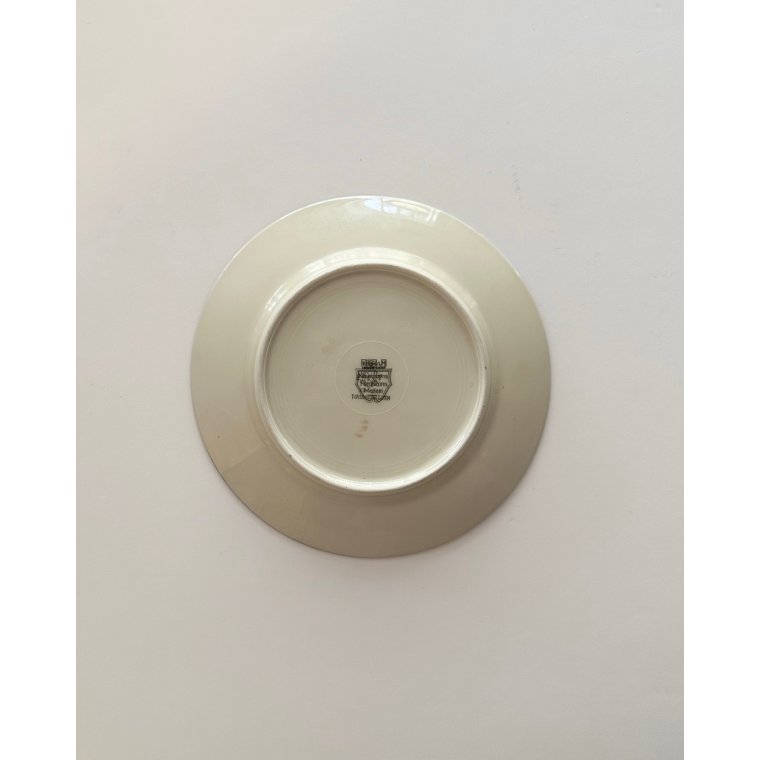 Cake plate w deer - E