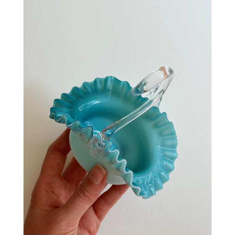 Ruffled dish w handle, light blue
