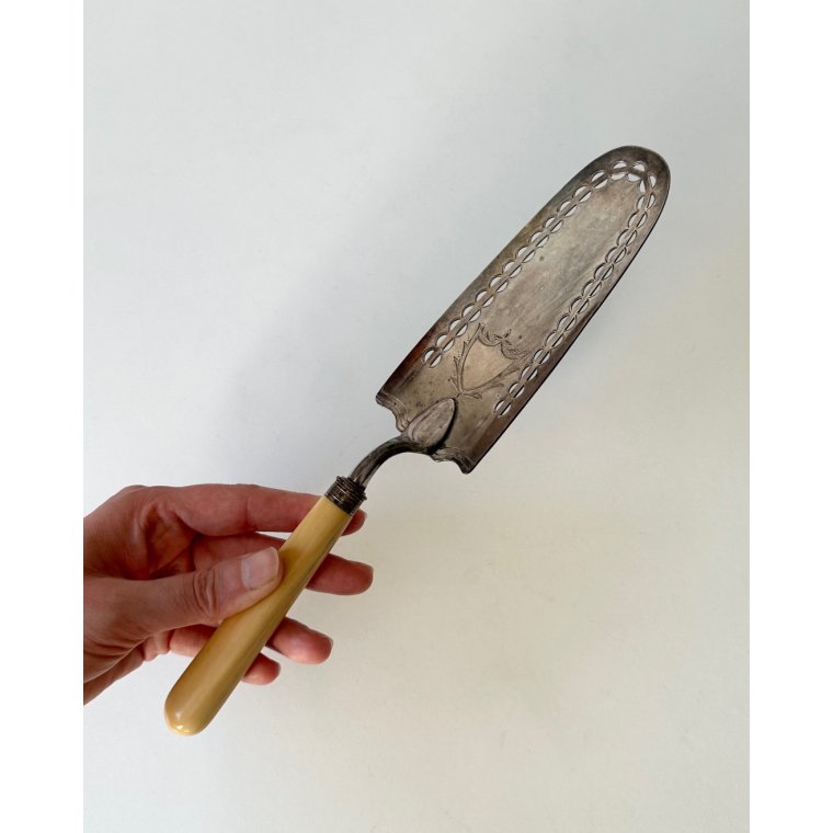 Serveringsske, gennembrudt mnster, NB