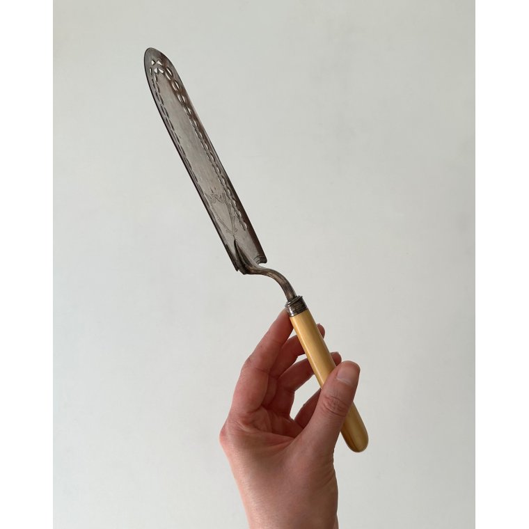 Serveringsske, gennembrudt mnster, NB