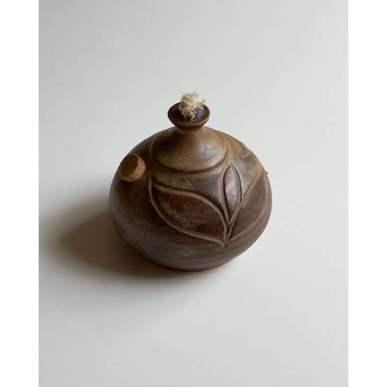 Bjergrd keramik, oliestage, lys