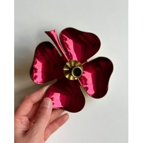 Clover candleholder with red enamel
