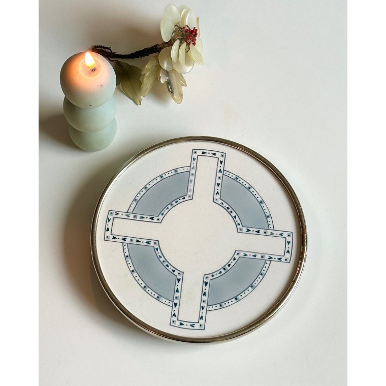 Coaster, faience and metal