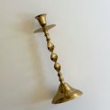 Brass candleholder w swirl