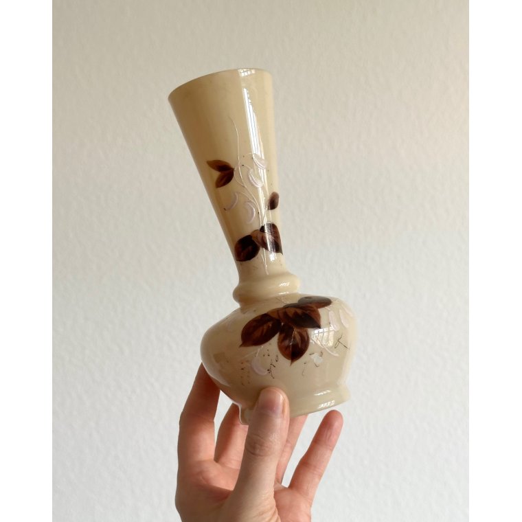 Opaline vase w decoration