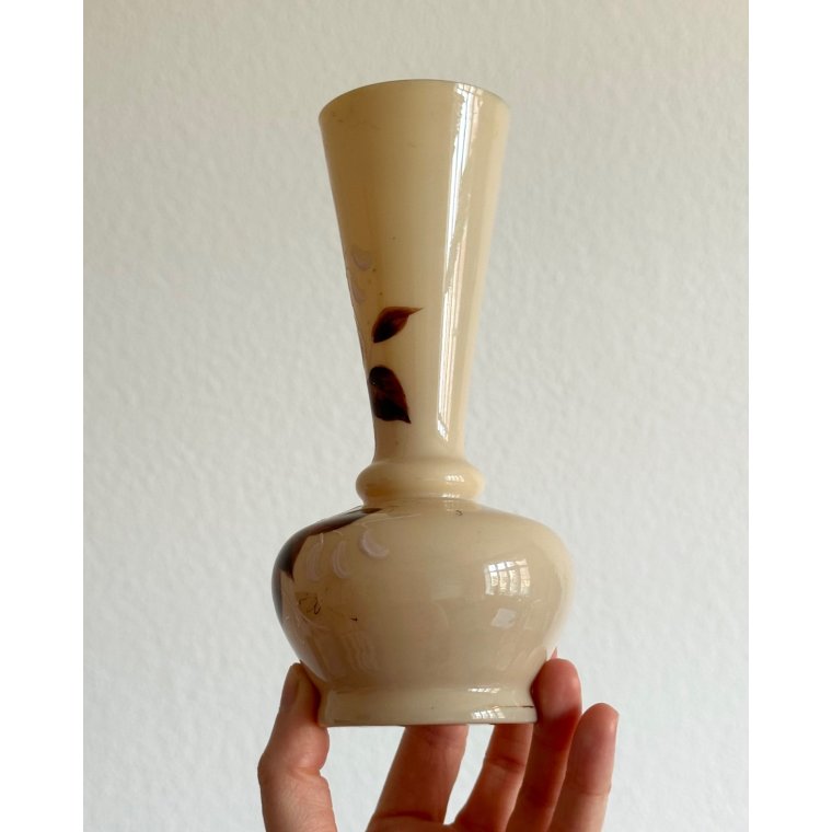 Opaline vase w decoration