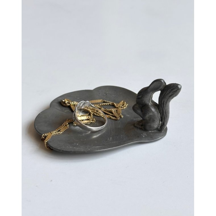 Small tray w squirrel, pewter