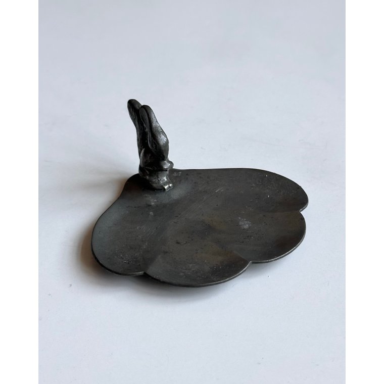 Small tray w squirrel, pewter