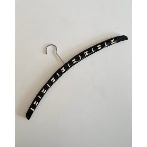 Retro hanger w plastic wire, black w white