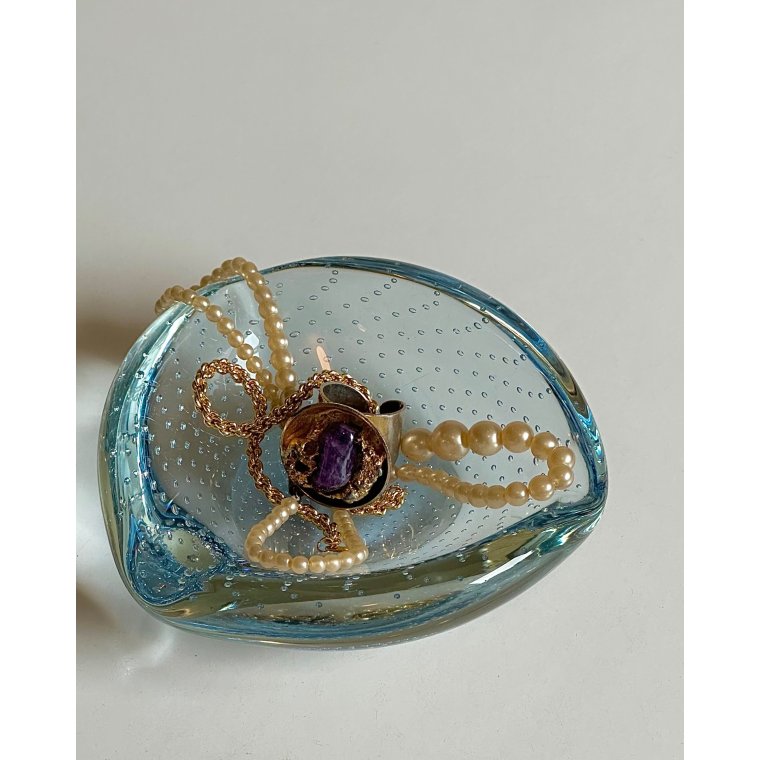 Lysebl� glassk�l m bobler