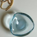 Lysebl� glassk�l m bobler
