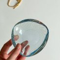 Lysebl� glassk�l m bobler