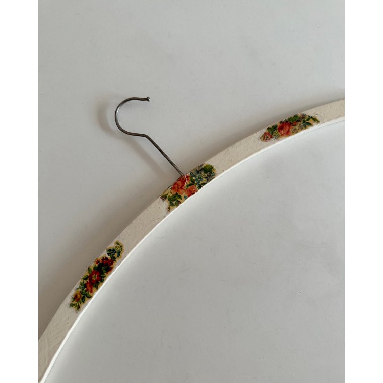 Vintage trbjle m deko, hvid m blomster