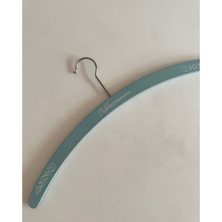 Vintage trbjle m bemaling, Velkommen