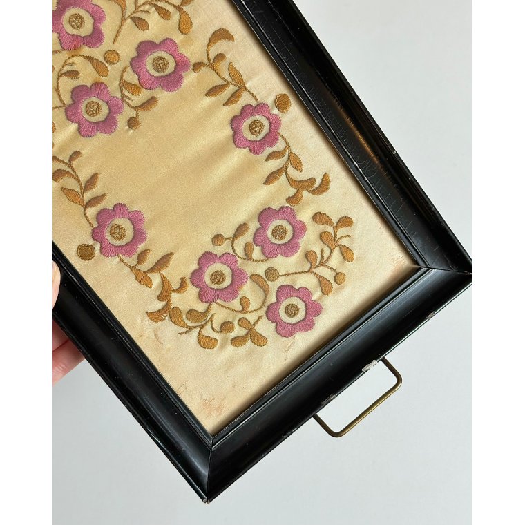 Antik bakke m broderi
