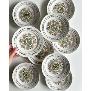 Engelske kagetallerkner, 9 stk samlet