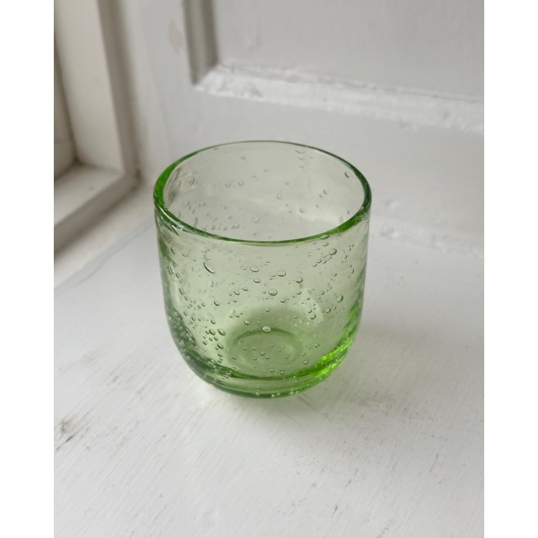 Small glass cup w bubbles