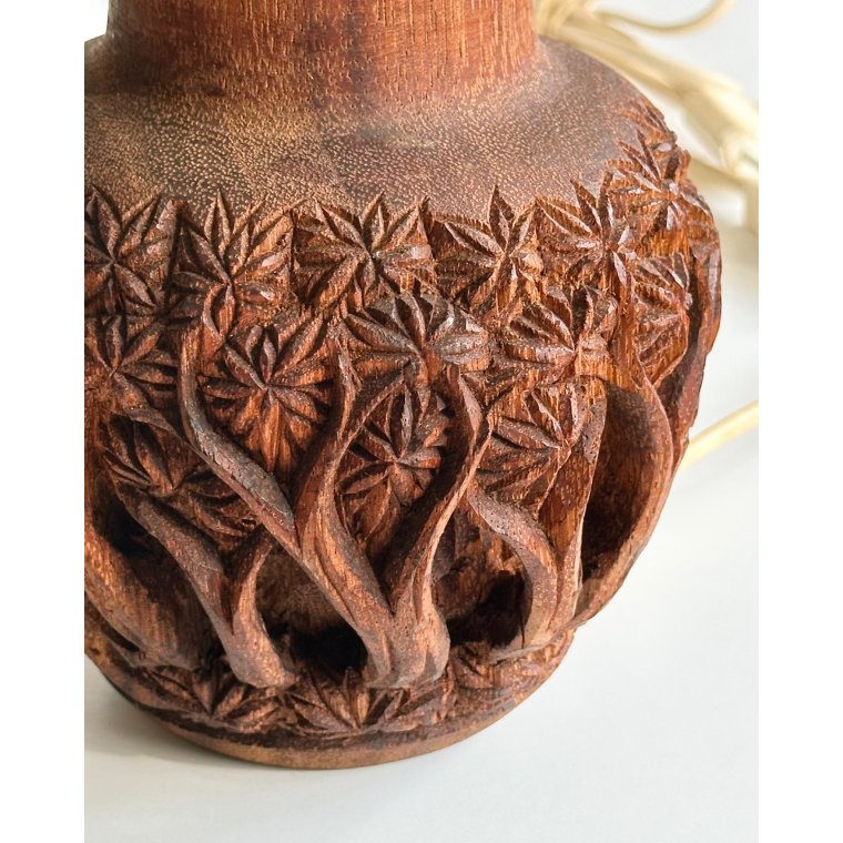 Tablelamp, hand carved wood