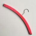 Retro hanger w plastic wire, black/neon pink