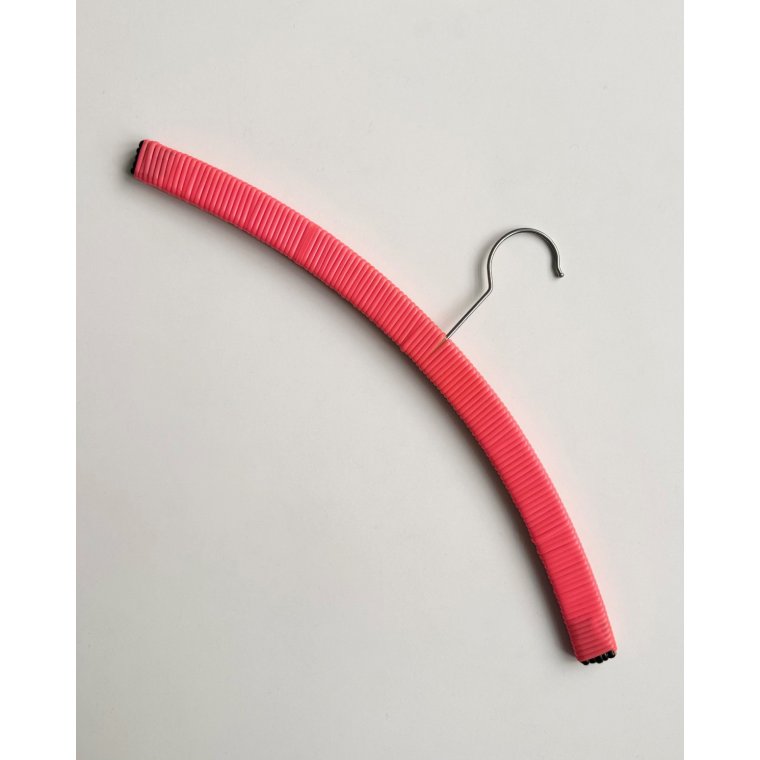 Retro hanger w plastic wire, black/neon pink