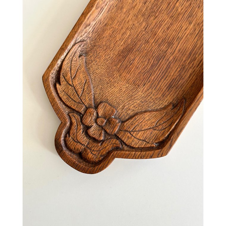 Wooden tray w flowers