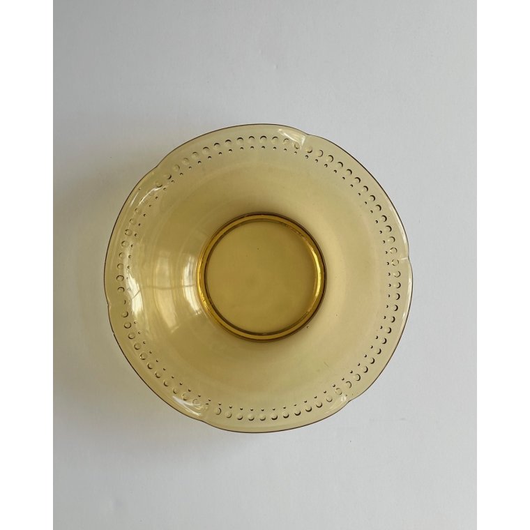 Ravfarvet glas, serveringsskl, prikket kant