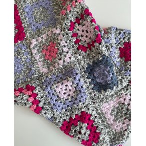 Hand made kid's blanket, granny squares, grey/rose/purple